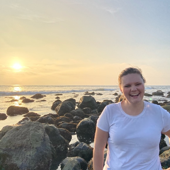 Meet your Posher, Allie - Picture 3 of 4